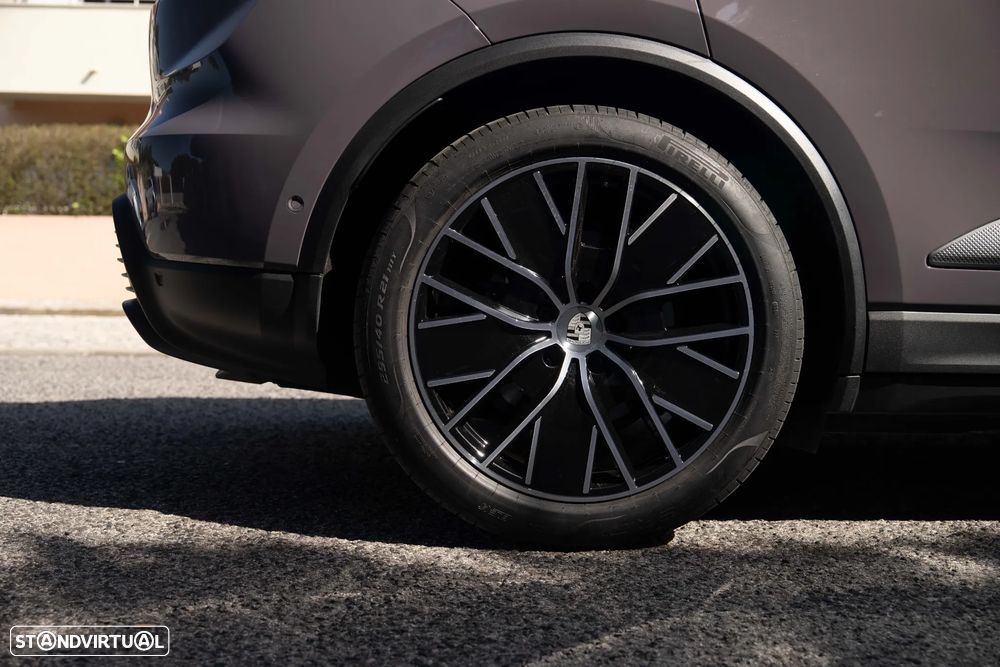 Porsche Macan Electric 4 - 12