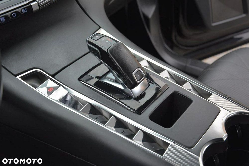 DS Automobiles DS 7 Crossback - 34