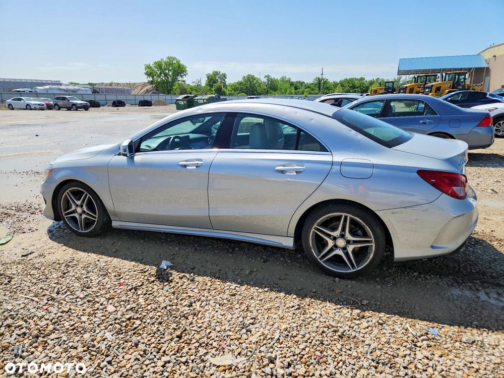 Mercedes-Benz CLA 250 4Matic 7G-DCT - 3
