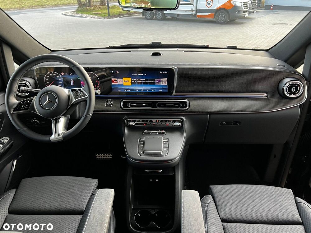 Mercedes-Benz Klasa V - 10