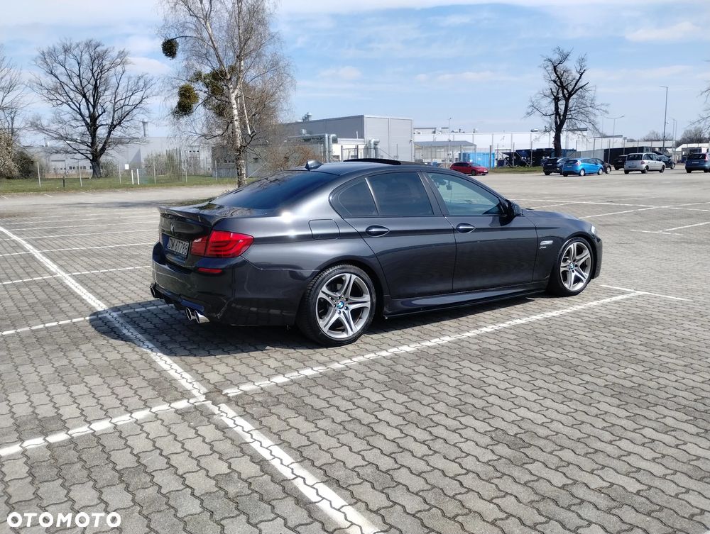BMW Seria 5 528i xDrive Sport-Aut - 9