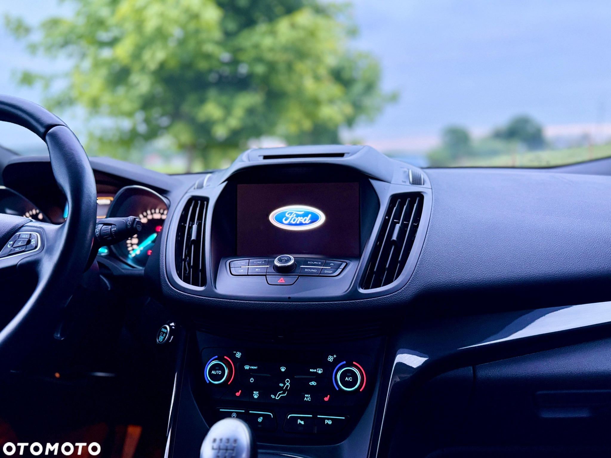 Ford Kuga 1.5 EcoBoost 2x4 ST-Line - 24