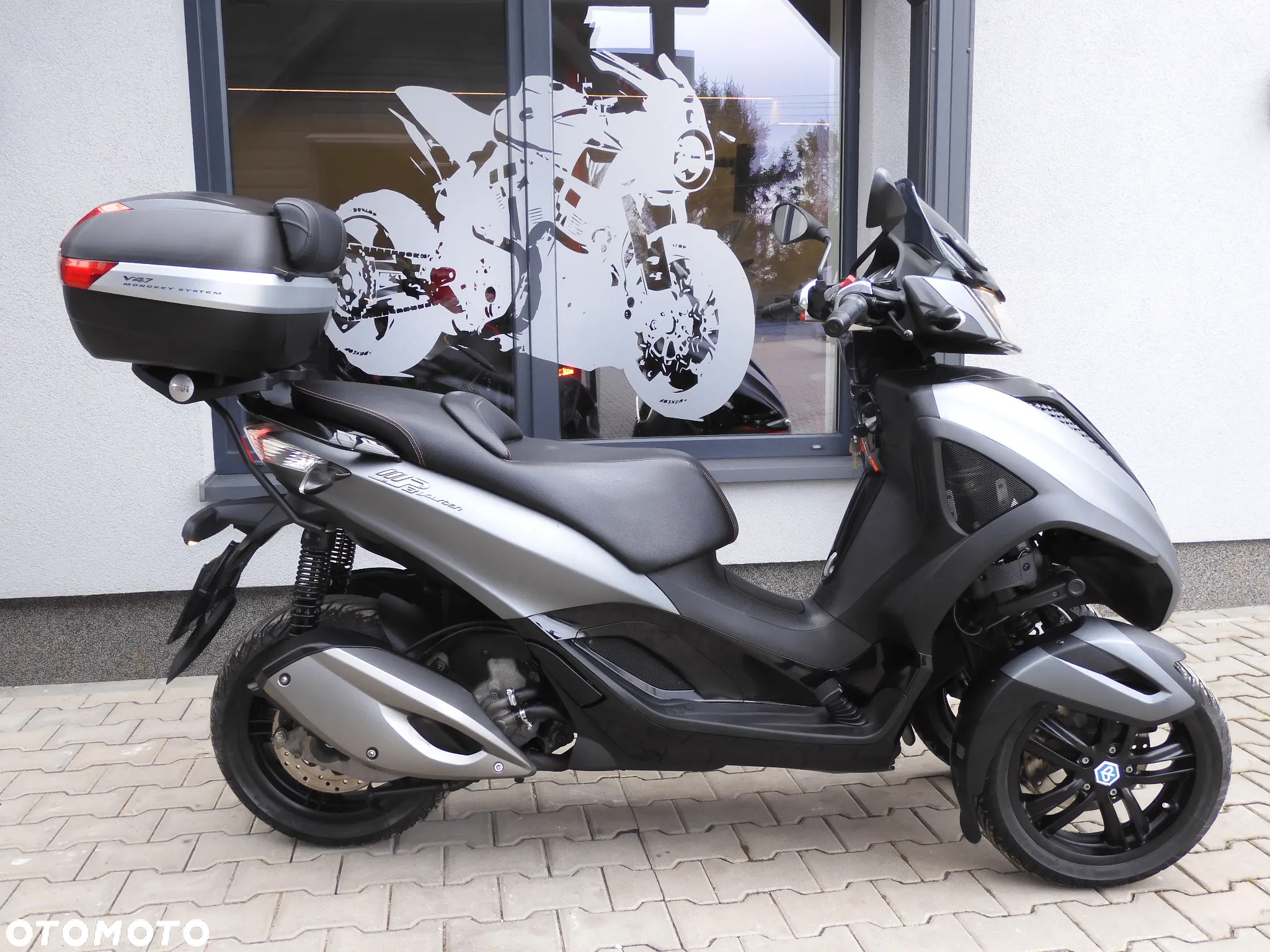 Piaggio MP-3 - 6