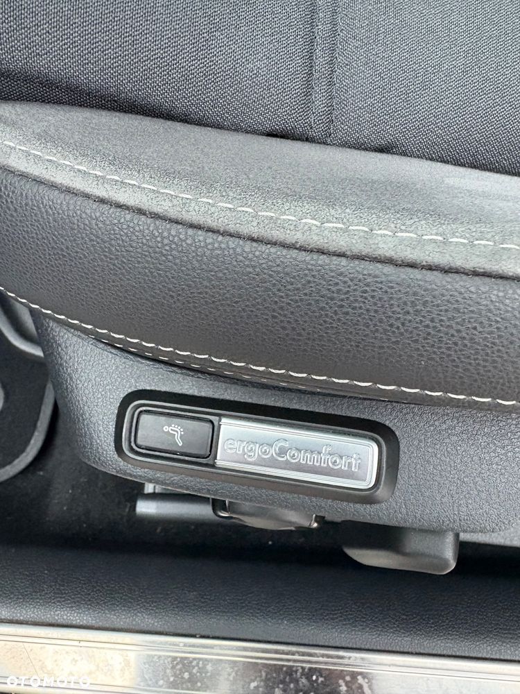 Volkswagen Passat 2.0 TDI 4Mot Elegance DSG - 26