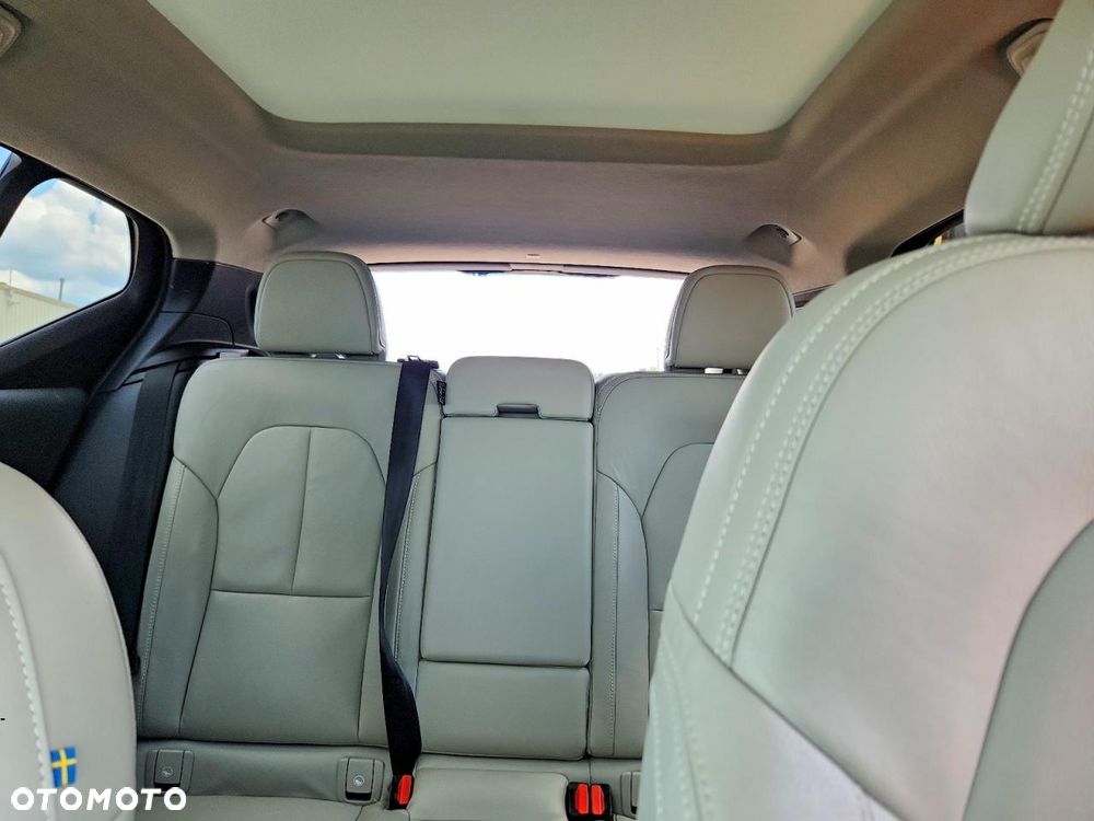 Volvo XC 40 T4 AWD Geartronic Momentum Pro - 11