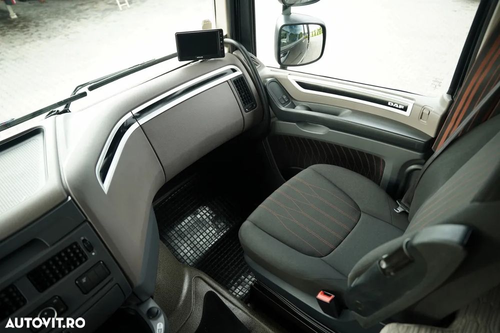 DAF XF 480 / CAMION RIGID - 7,7 M / 6X2 /  I-PARK COOL / AXĂ RIDICABILĂ / PLAFON RIDICABIL / EURO 6 - 32