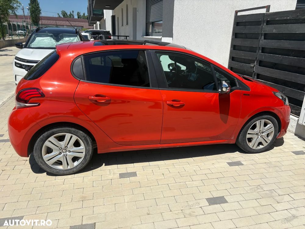Peugeot 208 PureTech 110 Stop & Start EAT6 Signature - 3