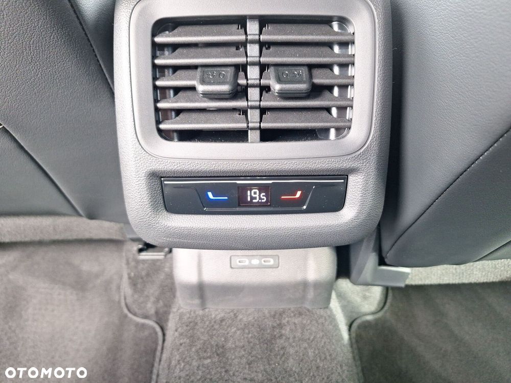 Volkswagen T-Roc - 33