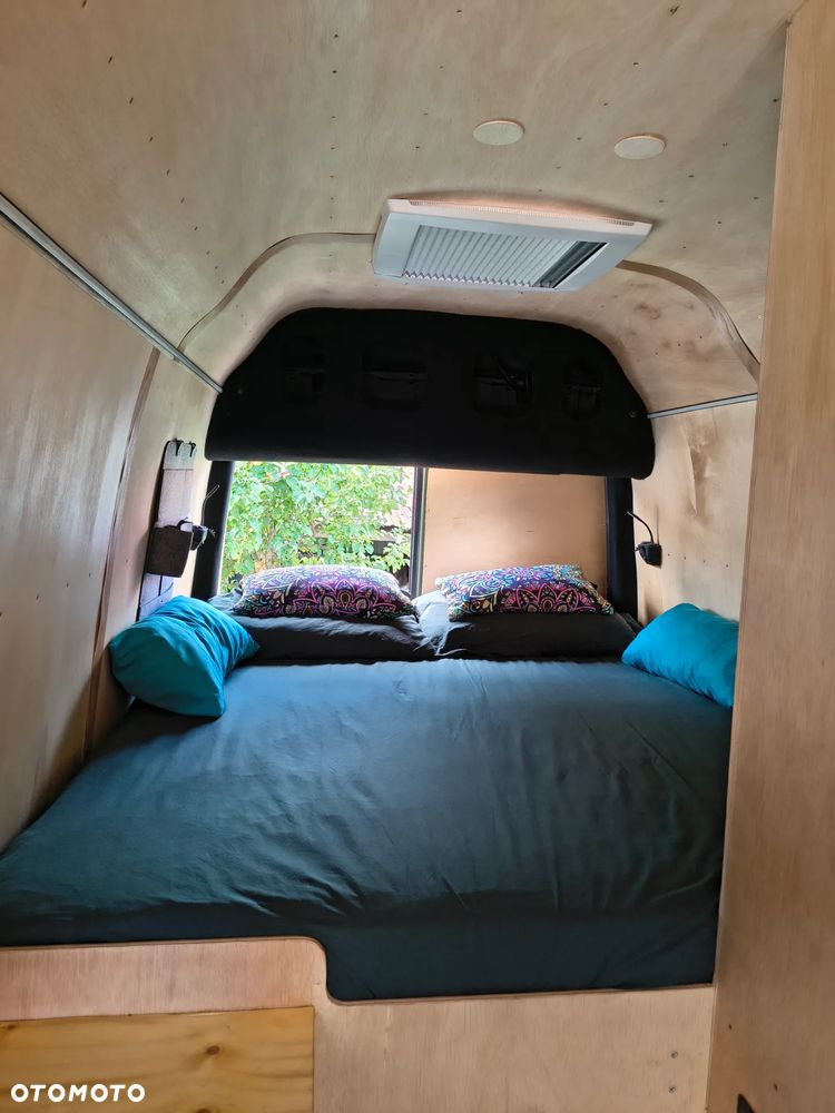 Mercedes-Benz Sprinter - 11