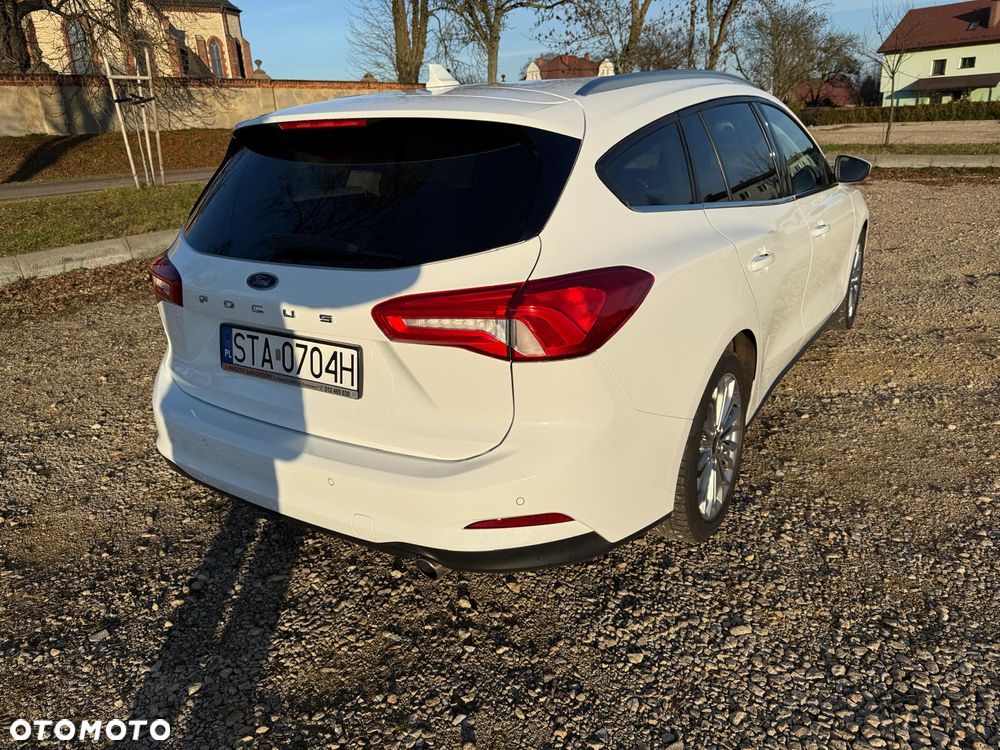 Ford Focus ver-2-0-ecoblue-titanium - 24