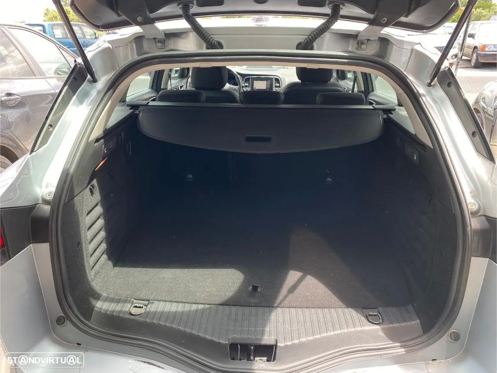 Renault Mégane Sport Tourer E-TECH Plug-in 160 INTENS - 19