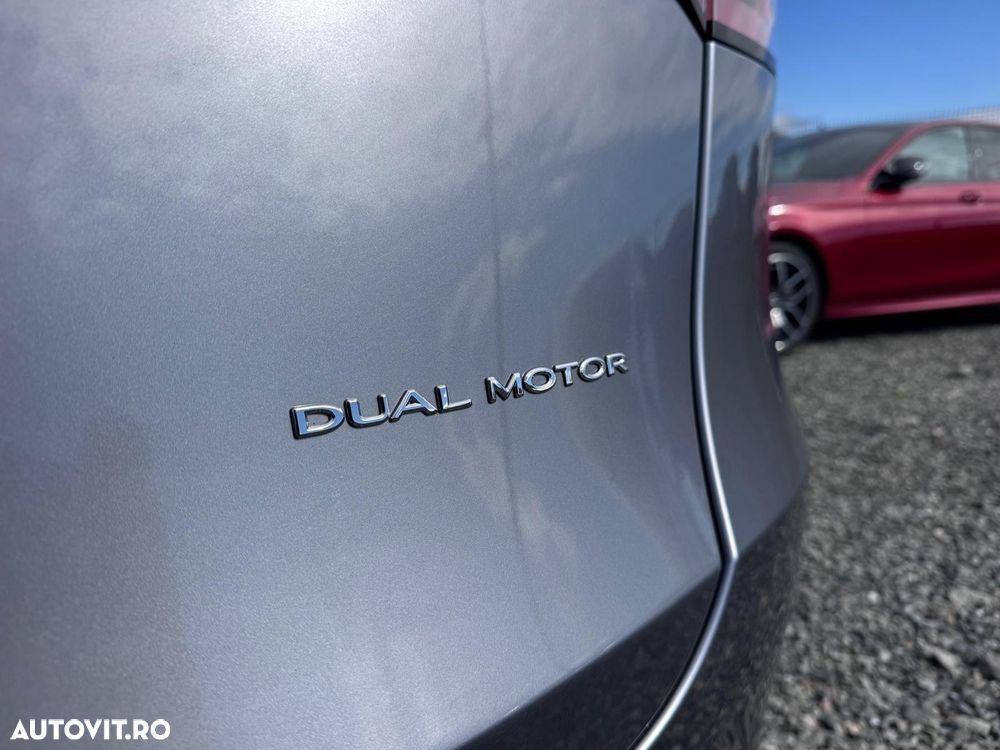 Tesla Model Y AWD Performance - 12