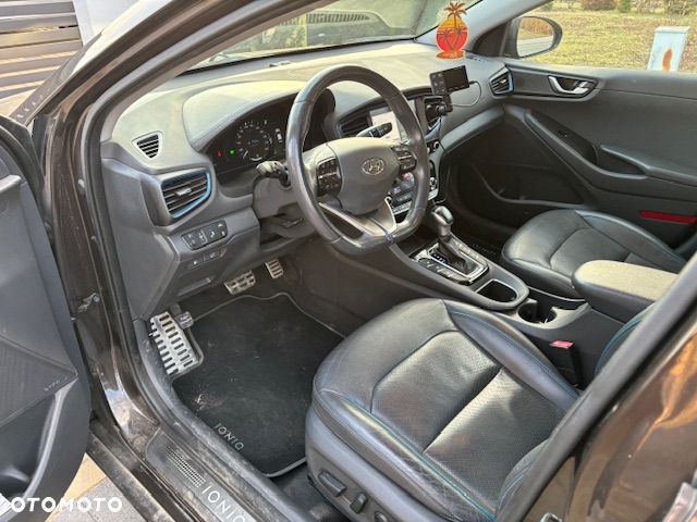 Hyundai IONIQ - 13