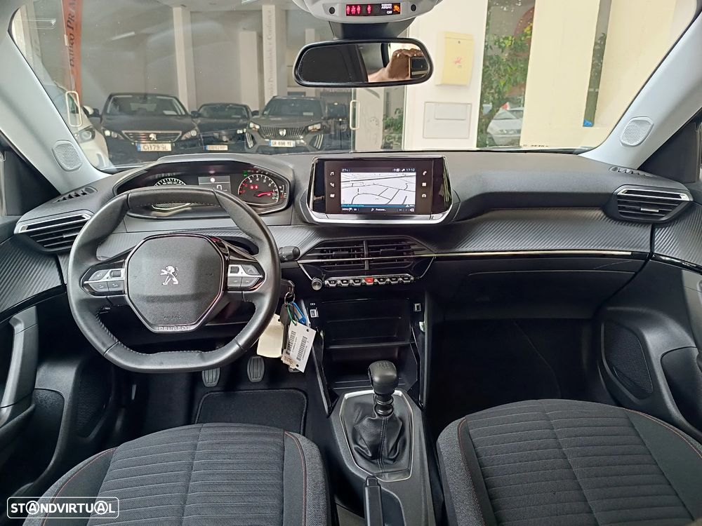 Peugeot 2008 1.2 PureTech Active — fotografia 13