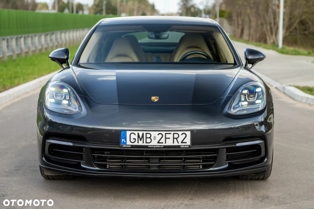 Porsche Panamera - 12