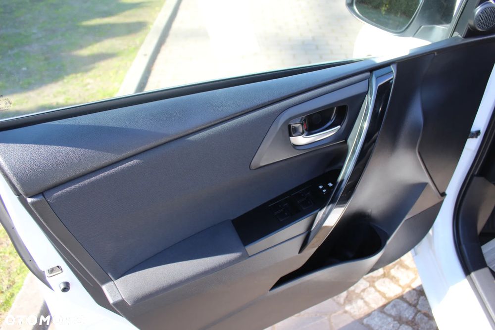 Toyota Auris 1.33 Dual-VVT-i Comfort - 11