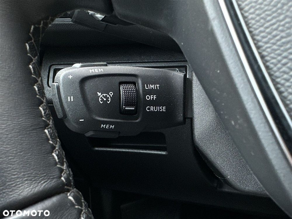 Peugeot 3008 1.5 BlueHDi Allure S&S EAT8 - 19