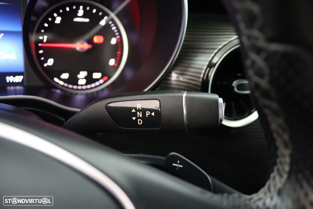 Mercedes-Benz V 220 d Longo Avantgarde - 16