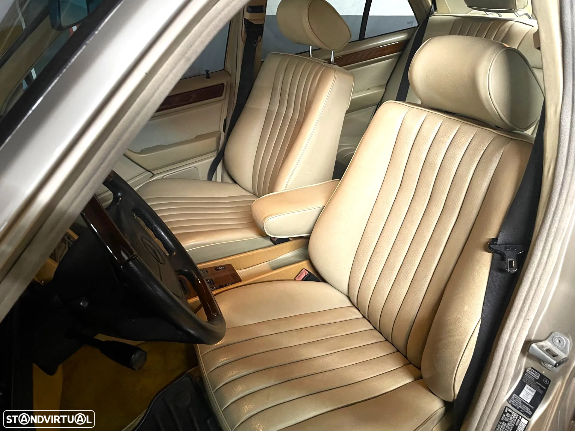 Mercedes-Benz 250 - 12