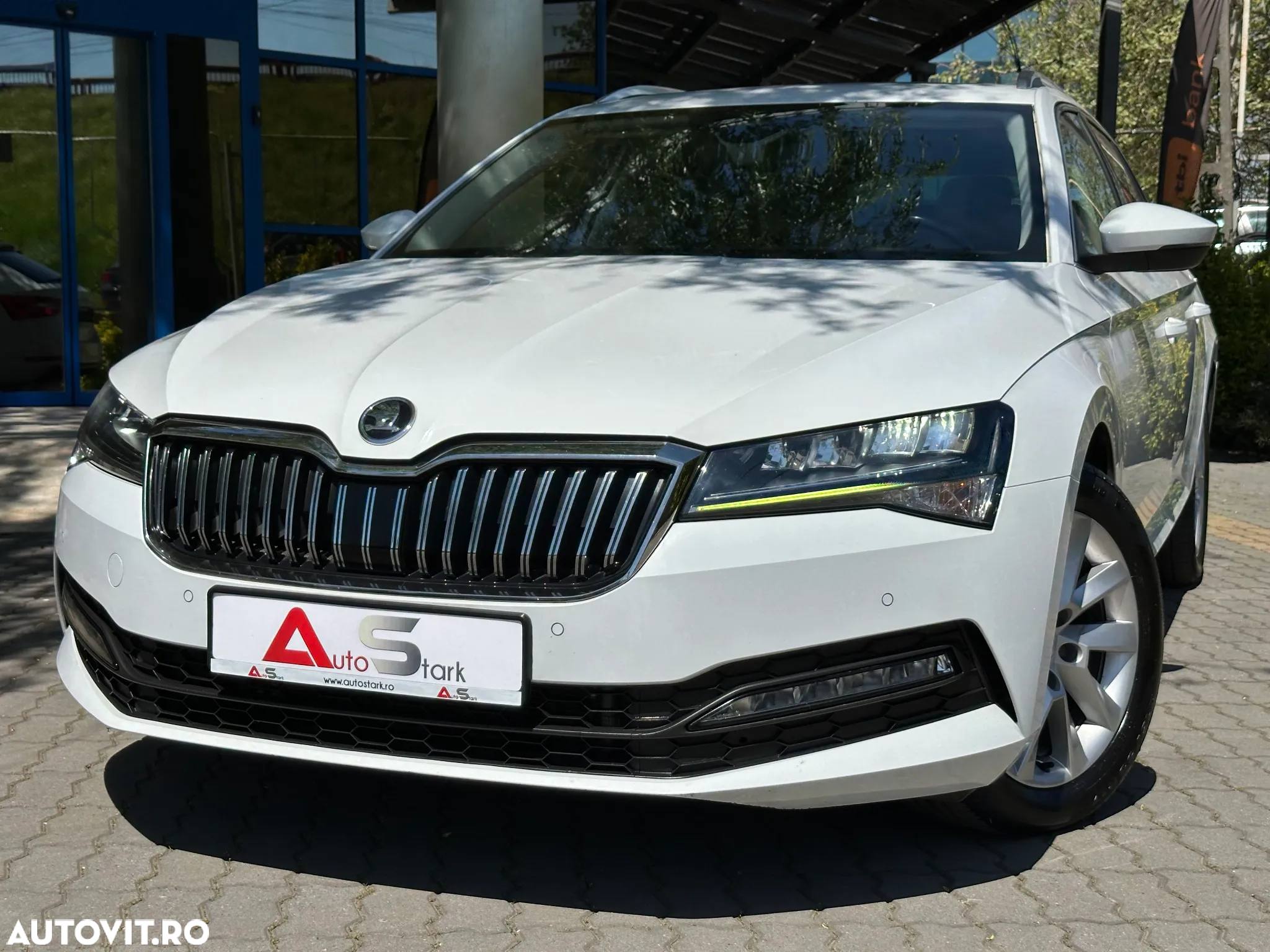 Skoda Superb Combi 2.0 TDI 4x4 DSG Premium Edition - 9