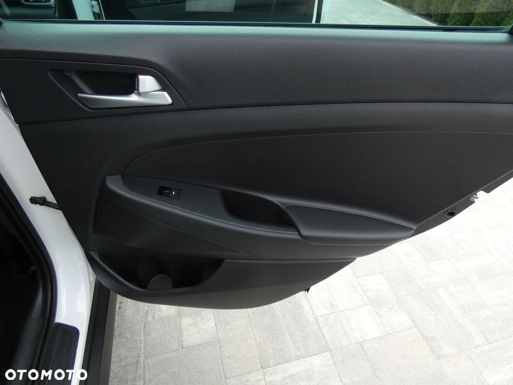 Hyundai Tucson 1.6 GDI BlueDrive Design 2WD - 33