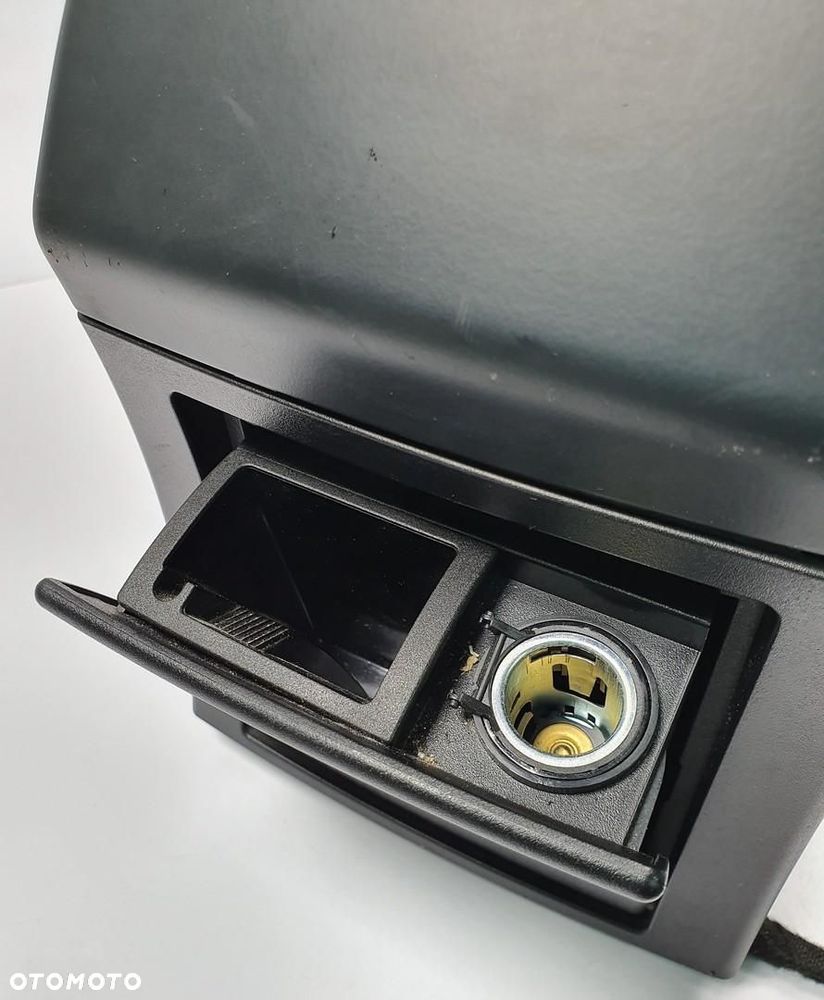 TUNEL ŚRODKOWY PODŁOKIETNIK DEKOR MERCEDES W212 EUROPA - 8