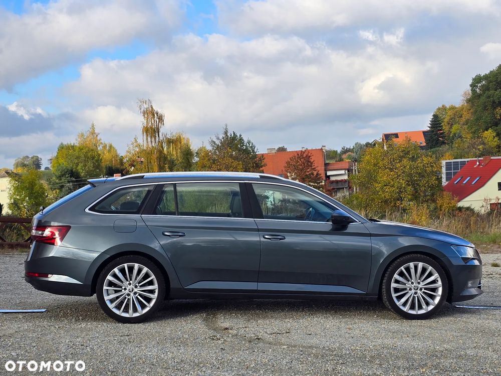 Skoda Superb 2.0 TDI DSG Premium Edition - 9