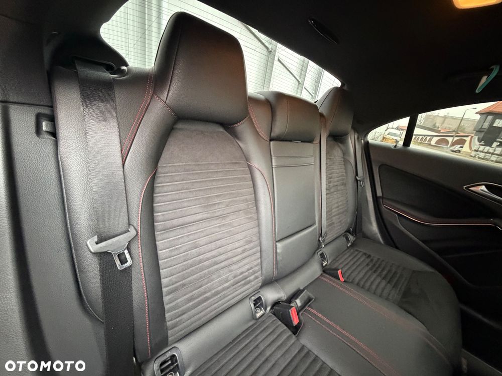 Mercedes-Benz CLA 220 CDI 7G-DCT AMG Line - 21