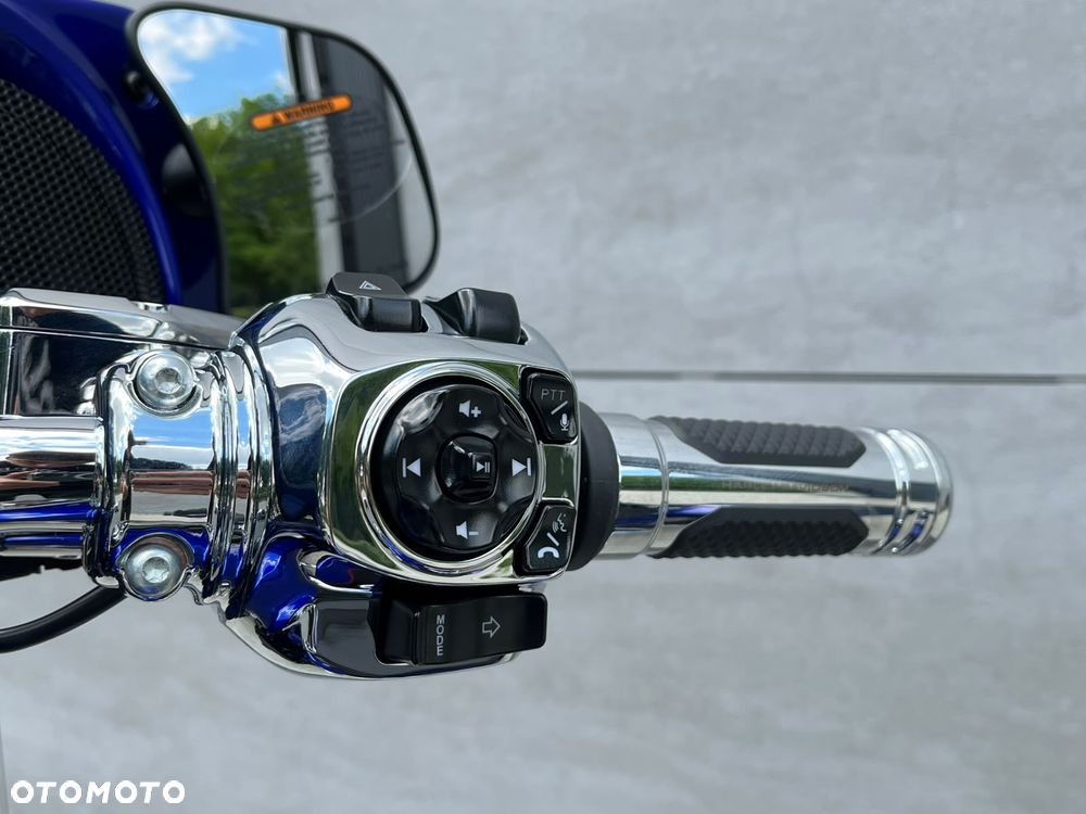 Harley-Davidson CVO Street Glide - 7