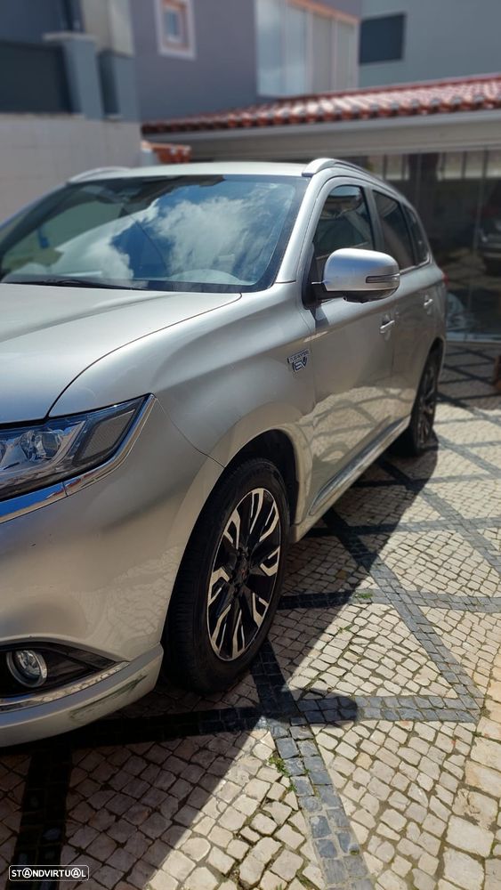 Mitsubishi Outlander 2.0 Instyle - 5