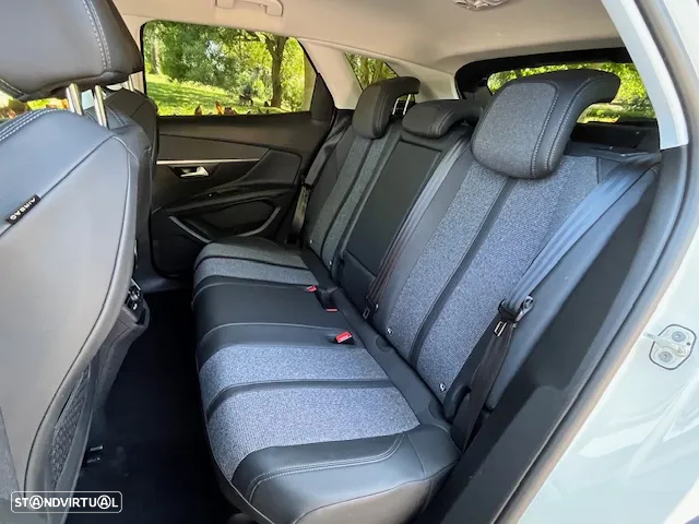 Peugeot 3008 1.5 BlueHDi Allure Pack EAT8 - 24