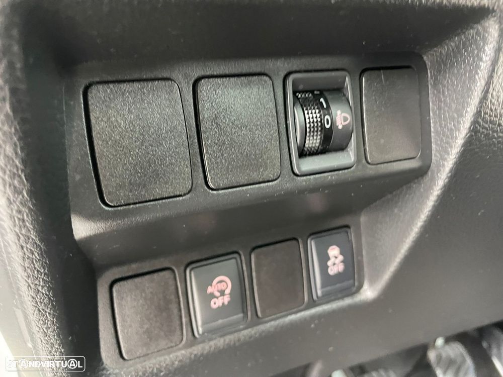 Nissan Qashqai 1.5 dCi N-Connecta - 31