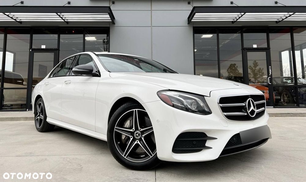Mercedes-Benz Klasa E 300 9G-TRONIC AMG Line - 2