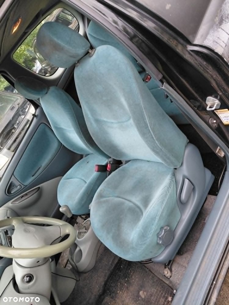 Części Toyota Yaris 3-drzwi 2002r 1.3 BENZYNA - 6