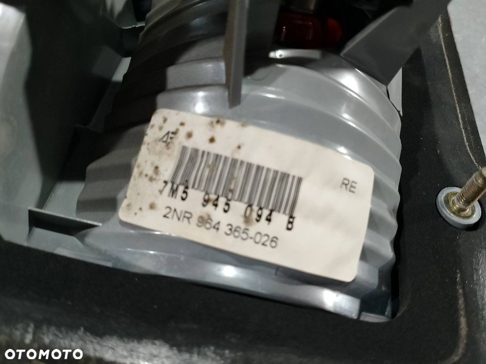 LAMPA TYLNA PRAWA W KLAPE FORD GALAXY MK II 7M5945094B  2NR964365-026 - 4