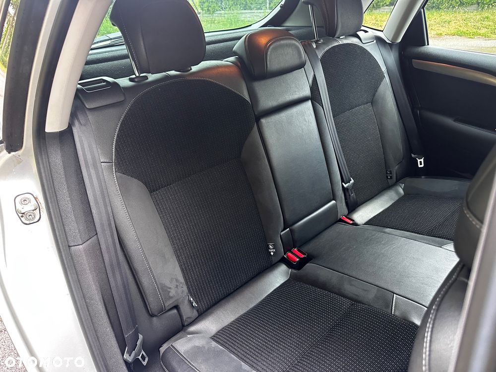 Citroën C4 VTi 120 Exclusive - 23