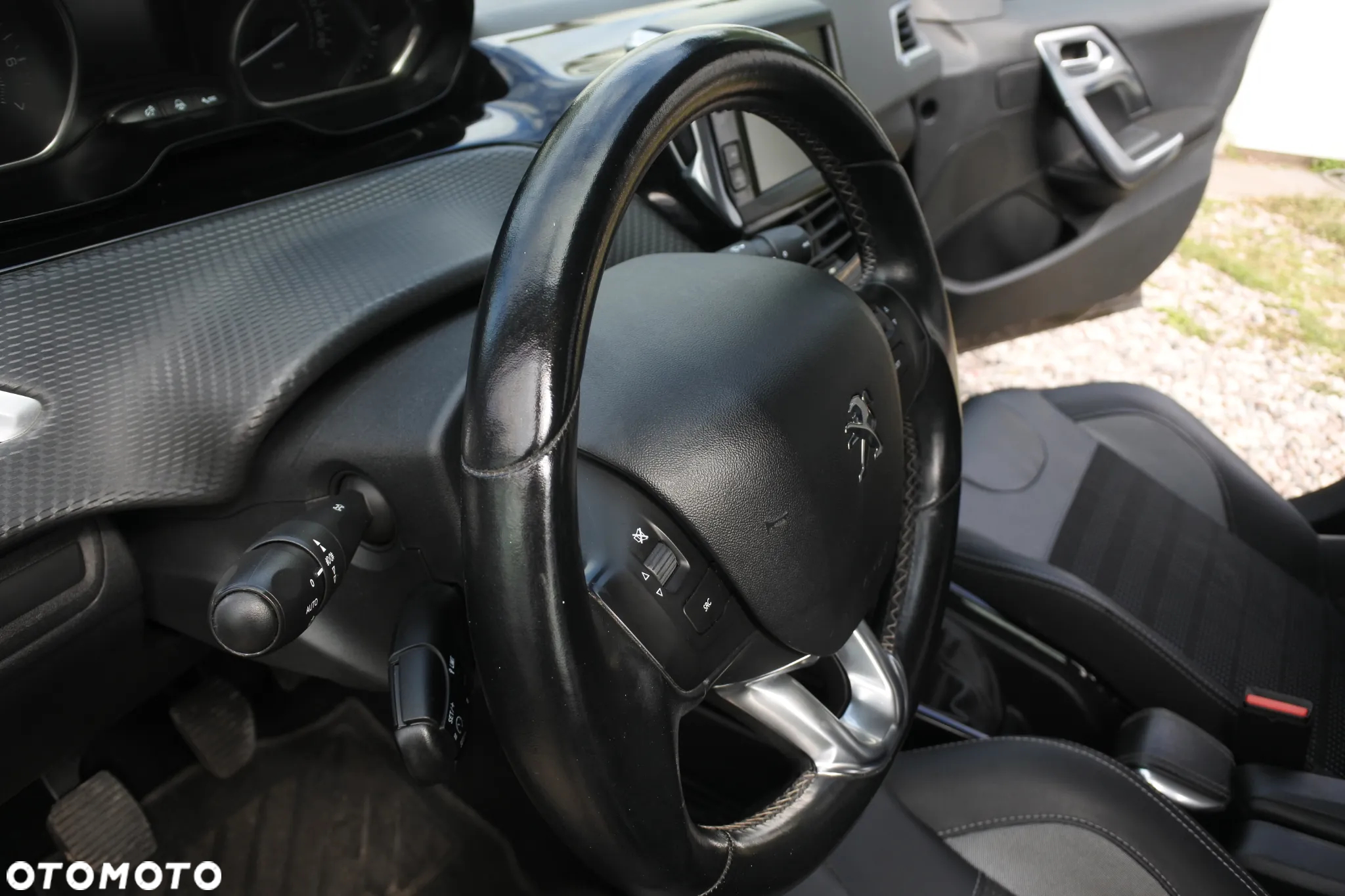 Peugeot 2008 PureTech 110 Stop&Start Allure - 17