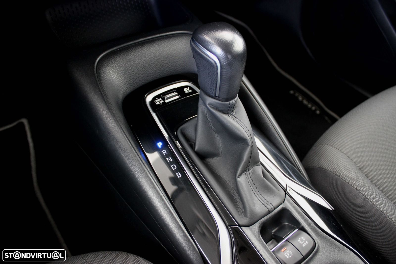 Toyota Corolla SD 1.8 Hybrid Exclusive - 32