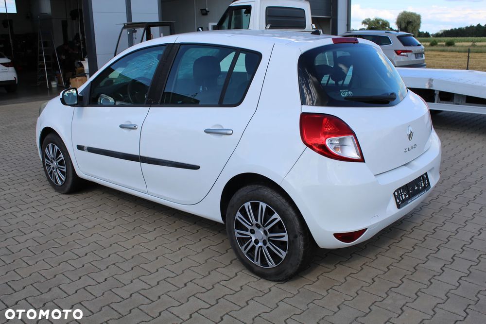 Renault Clio - 6