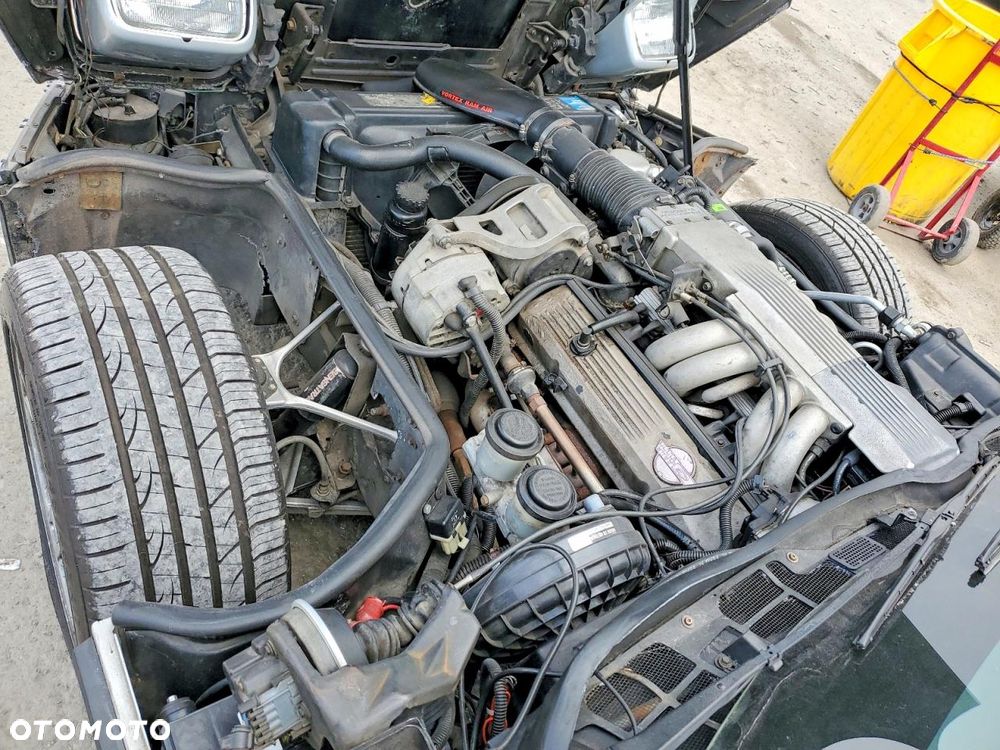 Chevrolet Corvette - 11