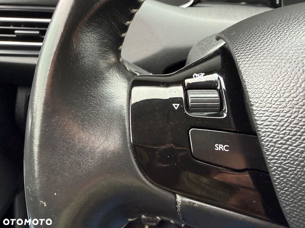 Peugeot 308 1.6 e-HDi Allure S&S - 16