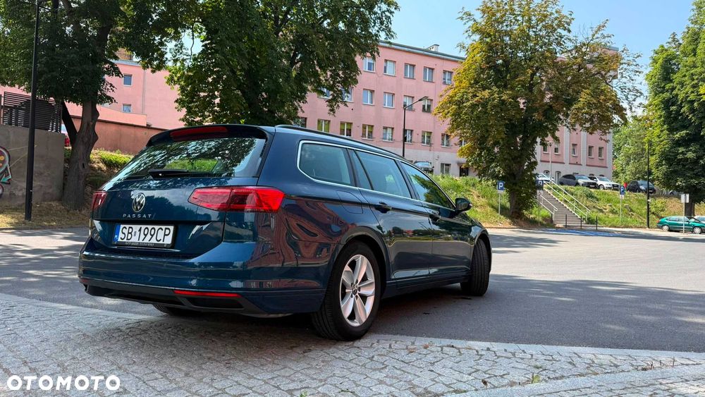 Volkswagen Passat - 8