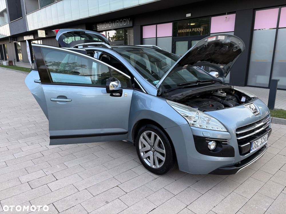 Peugeot 3008 Hybrid4 - 11