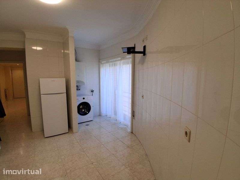 Apartamento T1+1 com Garagem Box Fechada em Alfena - Grande imagem: 2/12