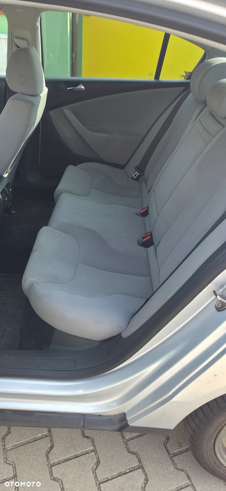 Volkswagen Passat - 37