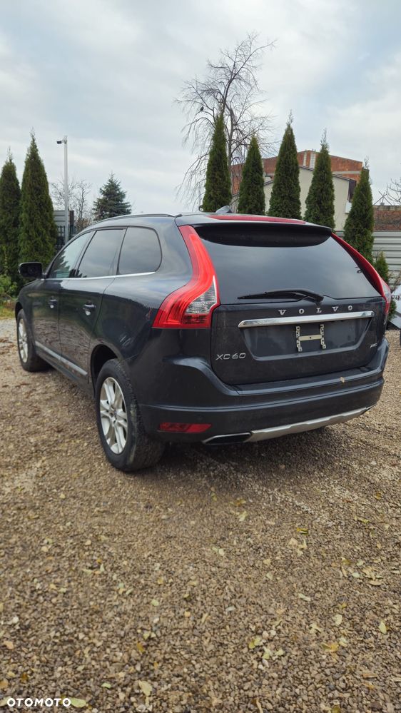 Volvo XC 60 3.2 AWD Momentum - 4