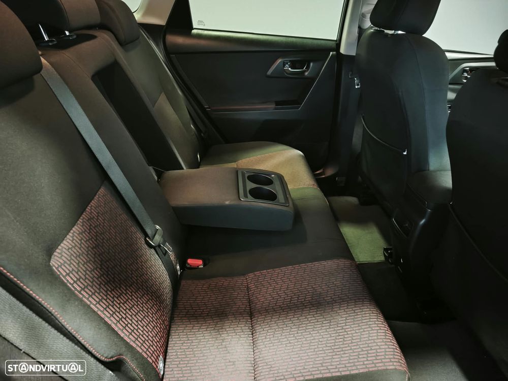 Toyota Auris Touring Sports 1.4 D-4D Active - 17
