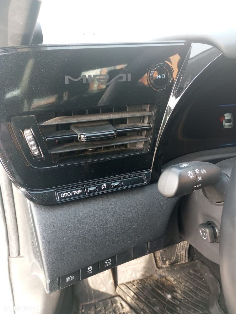 Toyota Mirai Luxury - 11