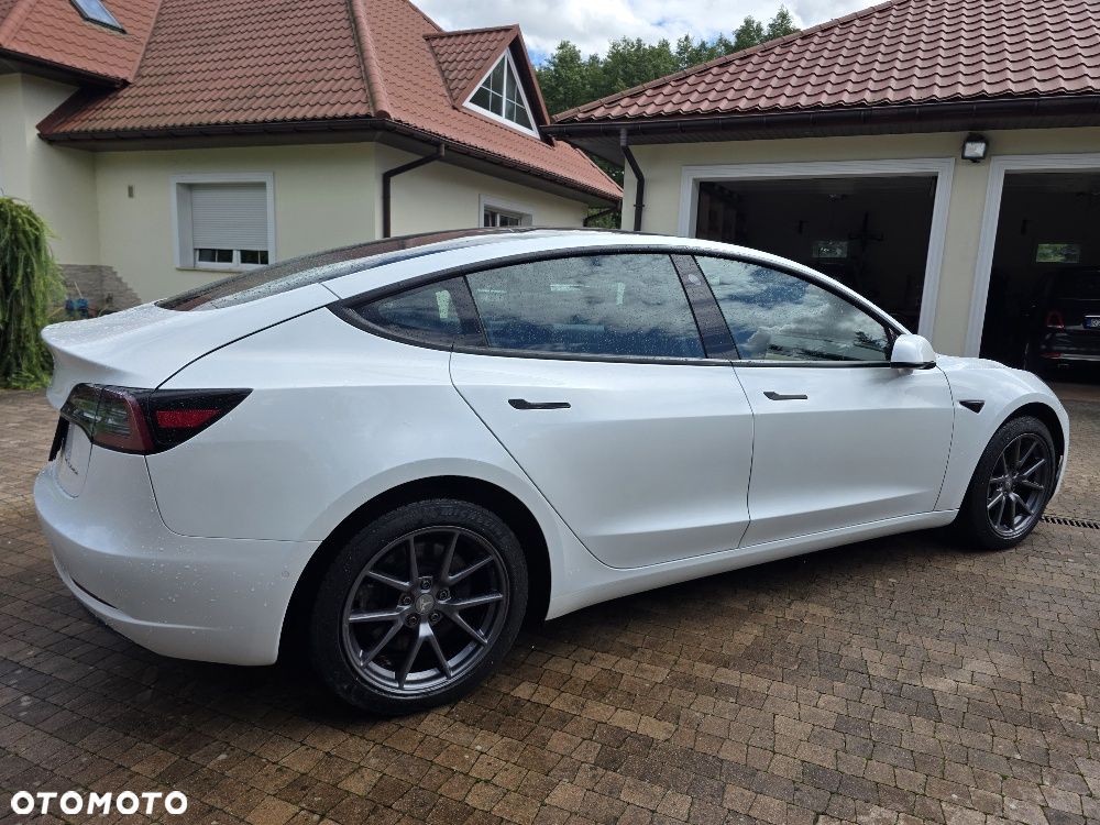Tesla Model 3 - 13