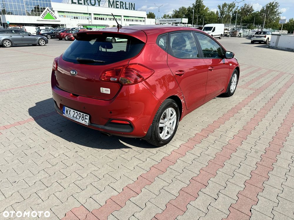 Kia Ceed 1.4 L - 12